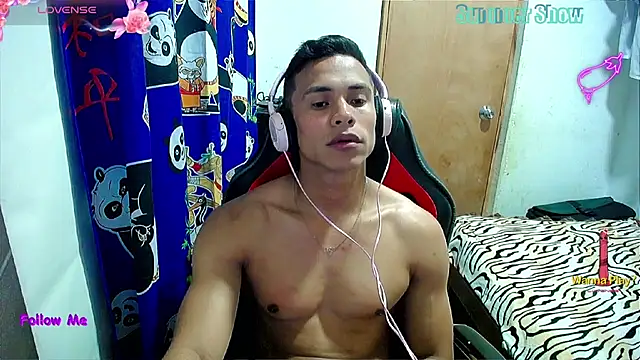 Willy Mate online show from December 30, 2024, 4:42 am