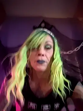 MommyMisfit online show from October 7, 2025, 1:03 am