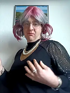 Snapshot of sexynadinets89 chatting on March 6, 2025, 6:41 am sexynadinets89 online show from March 6, 2025, 6:41 am