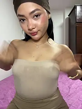 Snapshot of Just_valen chatting on March 11, 2026, 8:53 am Just valen online show from March 11, 2026, 8:53 am