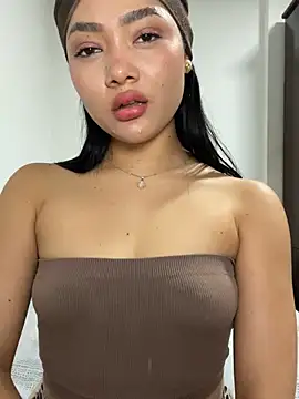 Snapshot of Just_valen chatting on March 23, 2026, 8:29 am Just valen online show from March 23, 2026, 8:29 am