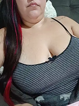 Snapshot of Paolaa_hoot chatting on May 17, 2026, 3:59 am Paolaa hoot online show from May 17, 2026, 3:59 am