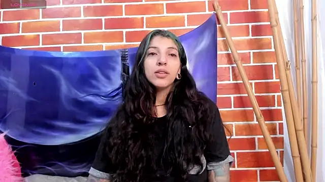 Snapshot of marlenna chatting on January 15, 2025, 11:32 am marlenna online show from January 15, 2025, 11:32 am