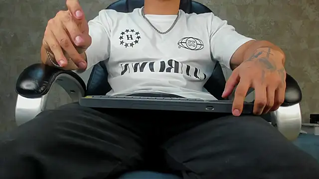 Snapshot of jeicob_gagnon chatting on September 14, 2025, 12:21 am jeicob gagnon online show from September 14, 2025, 12:21 am