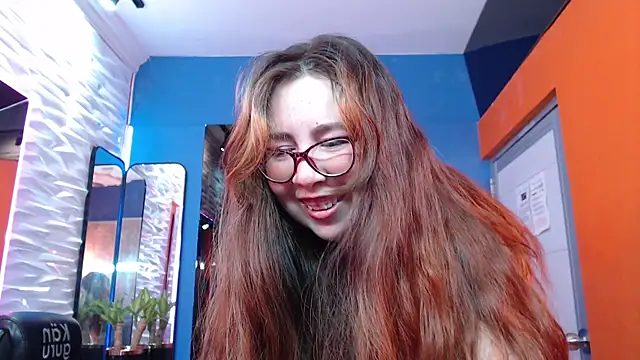 chloe prg online show from February 21, 2025, 4:16 pm