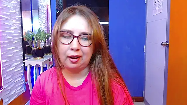 chloe prg online show from March 12, 2025, 6:44 pm