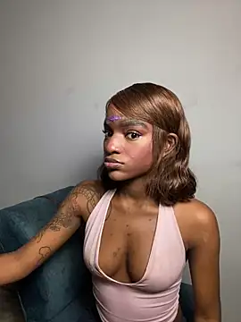 Snapshot of Zizi-campbel chatting on February 2, 2026, 11:20 am Zizi-campbel online show from February 2, 2026, 11:20 am