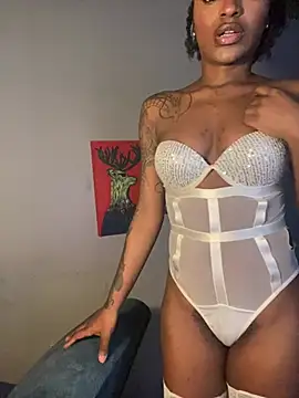 Snapshot of Zizi-campbel chatting on March 1, 2026, 10:39 am Zizi-campbel online show from March 1, 2026, 10:39 am