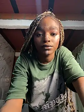 Zizi-campbel online show from June 26, 2026, 1:21 am