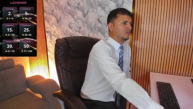 Hideintheoffice online show from October 27, 2025, 10:58 pm