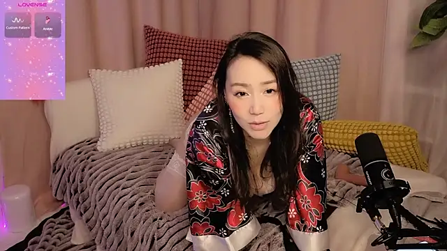 baobaomiqi linger online show from February 9, 2025, 5:08 am