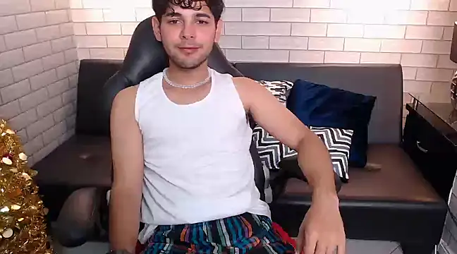 Snapshot of Samir_bear chatting on December 27, 2024, 12:56 pm Samir bear online show from December 27, 2024, 12:56 pm