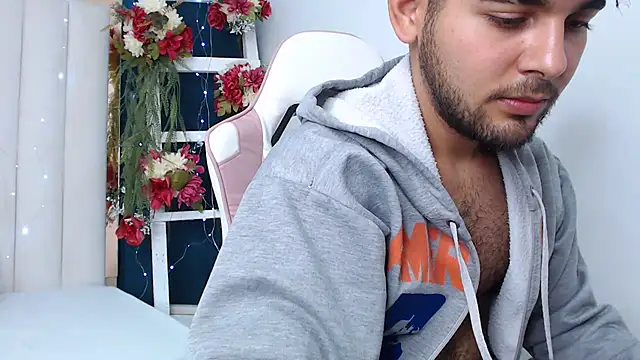 Snapshot of Samir_bear chatting on March 17, 2025, 3:29 pm Samir bear online show from March 17, 2025, 3:29 pm