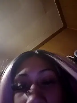 carmelbbyx22 online show from December 20, 2025, 7:43 pm