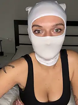 Snapshot of Nikki_Hoee chatting on October 30, 2025, 6:19 pm Nikki Hoee online show from October 30, 2025, 6:19 pm