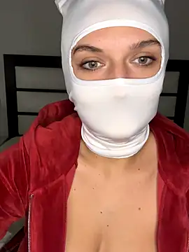 Snapshot of Nikki_Hoee chatting on October 31, 2025, 10:55 pm Nikki Hoee online show from October 31, 2025, 10:55 pm