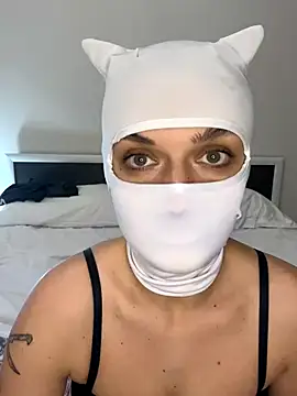 Snapshot of Nikki_Hoee chatting on November 13, 2025, 9:58 pm Nikki Hoee online show from November 13, 2025, 9:58 pm