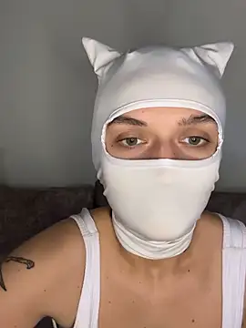 Snapshot of Nikki_Hoee chatting on November 16, 2025, 6:35 pm Nikki Hoee online show from November 16, 2025, 6:35 pm