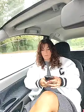 sansan2411 online show from September 29, 2025, 11:48 am