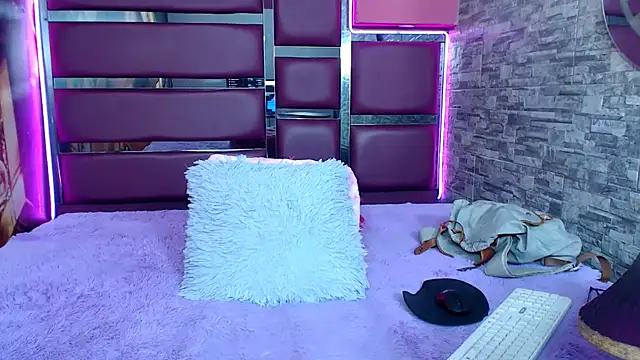 Snapshot of perfectlump chatting on March 6, 2025, 11:09 pm perfectlump online show from March 6, 2025, 11:09 pm