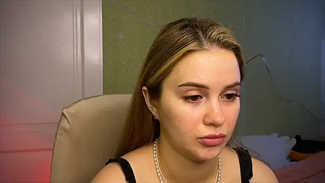 IlonaMurf online show from April 4, 2026, 8:01 am