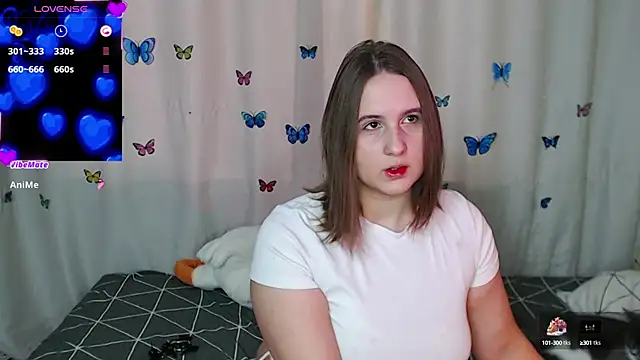 Snapshot of Phantommira chatting on March 2, 2025, 11:29 am Phantommira online show from March 2, 2025, 11:29 am