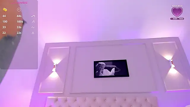 anniemartinezz online show from March 21, 2025, 11:44 am