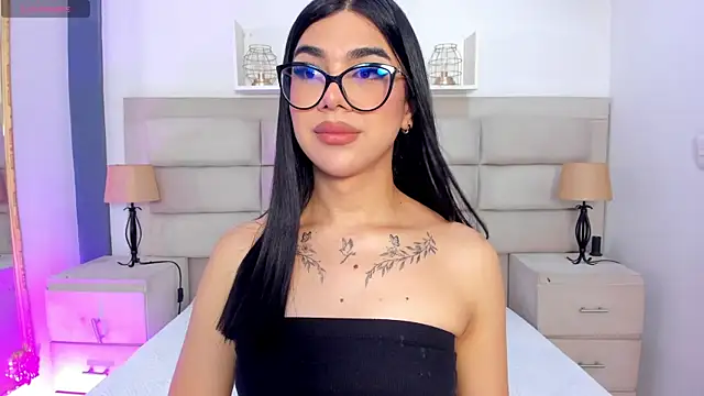 RoseCassie online show from October 2, 2025, 1:18 pm