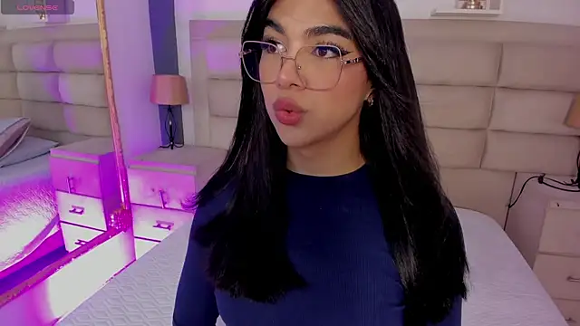 RoseCassie online show from October 12, 2025, 1:54 pm