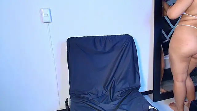 Snapshot of caroo_gomeez chatting on October 13, 2025, 3:39 am caroo gomeez online show from October 13, 2025, 3:39 am