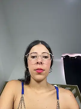 evaFiore online show from June 18, 2026, 7:40 pm