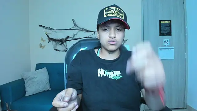 Dominick jones online show from October 28, 2025, 5:33 am