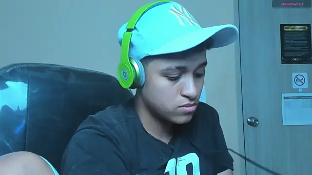 Dominick jones online show from November 11, 2025, 4:45 am