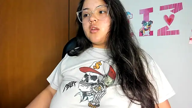 lizzie c online show from February 13, 2025, 4:32 am