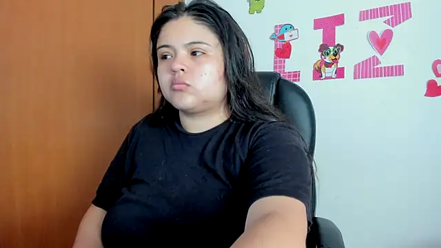 lizzie c online show from February 13, 2025, 4:39 pm