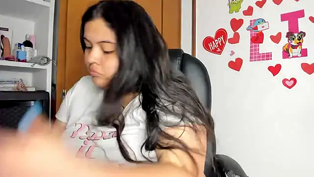 lizzie c online show from February 21, 2025, 7:32 pm