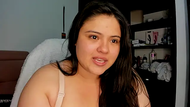 lizzie c online show from December 14, 2025, 8:41 am