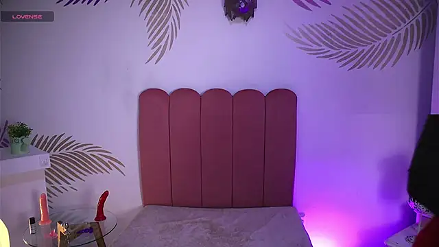 AnikaRomanoff online show from February 5, 2025, 12:06 pm