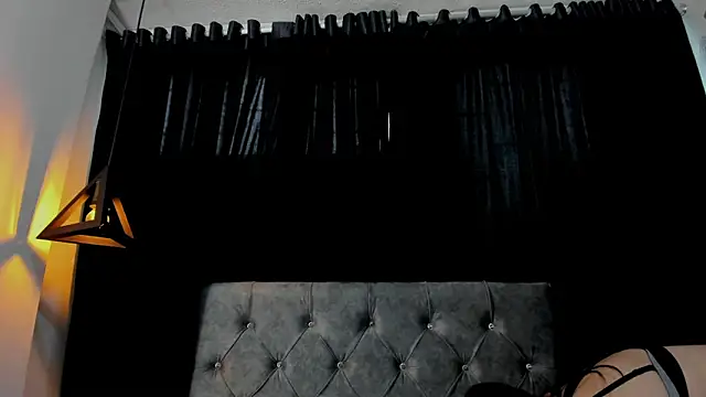 AnikaRomanoff online show from March 7, 2025, 12:23 pm