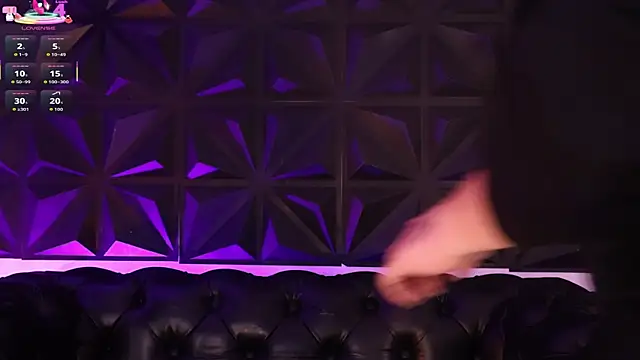 AnikaRomanoff online show from November 3, 2025, 3:52 am