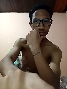 matheusroger online show from December 20, 2024, 5:04 am