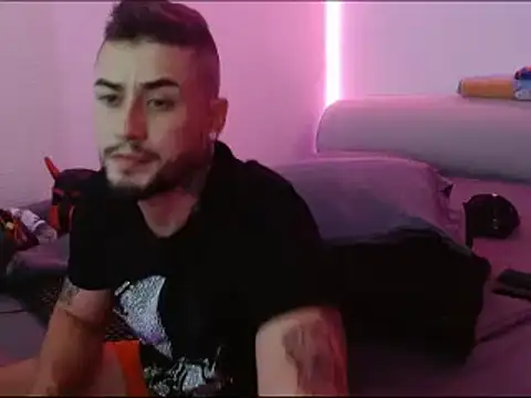 Snapshot of miia-liiam chatting on January 11, 2025, 6:56 am miia-liiam online show from January 11, 2025, 6:56 am