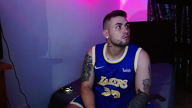 miia-liiam online show from December 5, 2025, 6:00 am