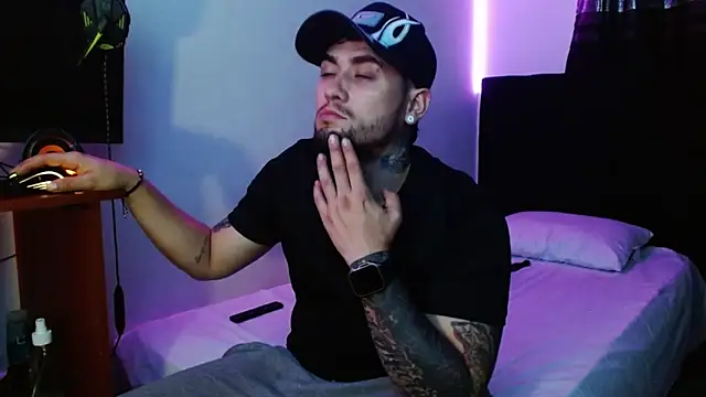 miia-liiam online show from February 2, 2026, 6:45 am