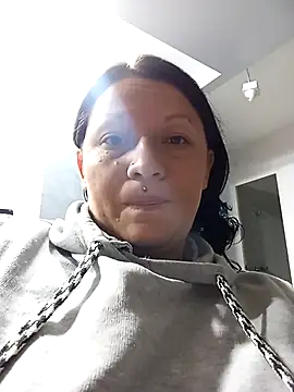 kattia bk online show from October 5, 2025, 2:32 am