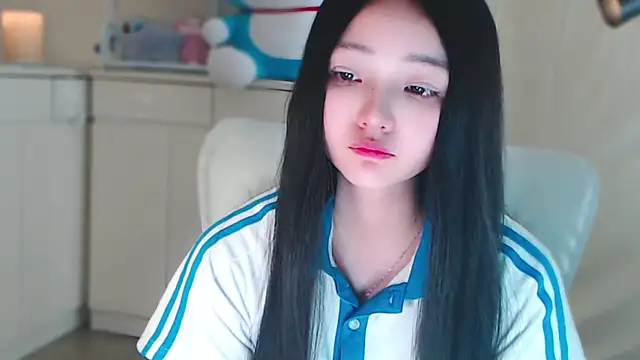 xiao-xiao-D online show from January 6, 2025, 3:08 pm