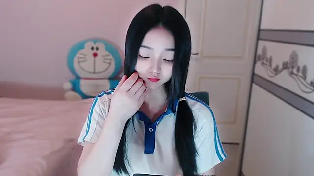 xiao-xiao-D online show from October 11, 2025, 2:33 am