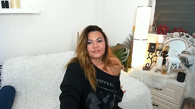 Aileen Stone online show from December 28, 2024, 4:41 pm