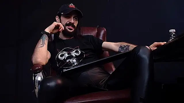Snapshot of AxelColton chatting on January 20, 2025, 9:35 am AxelColton online show from January 20, 2025, 9:35 am