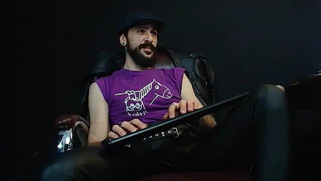 Snapshot of AxelColton chatting on January 23, 2025, 6:39 am AxelColton online show from January 23, 2025, 6:39 am